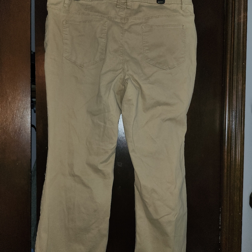 Jeans - Picture 2 of 3